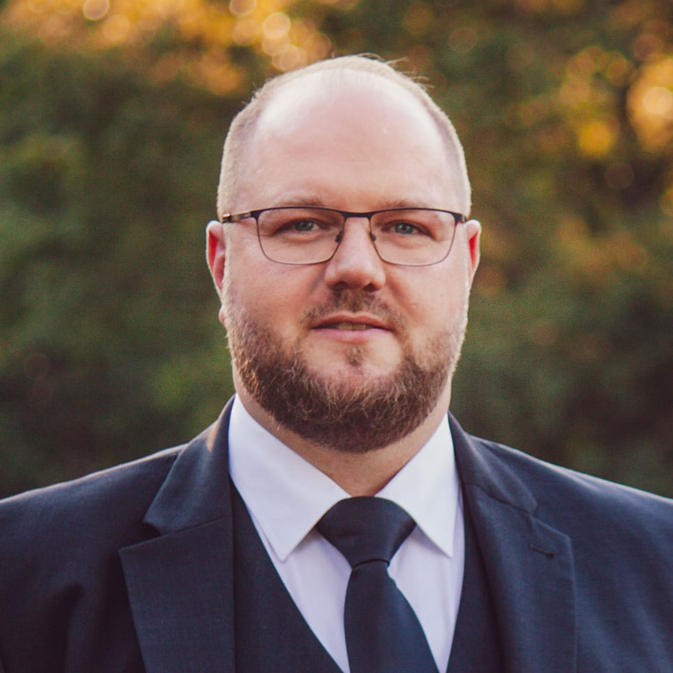 Bilder Von Herr Dr. Dirk Rademacher Bestattungen | G&R